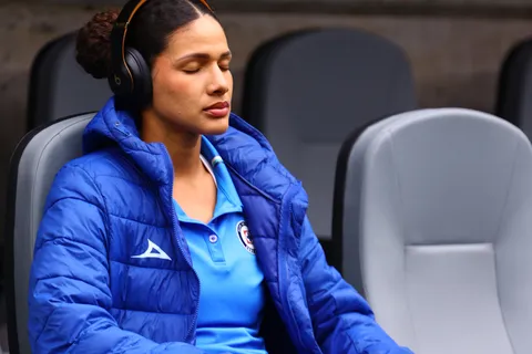 Aerial Chavarin se despidió de Cruz Azul Femenil con e corazón en la mano.