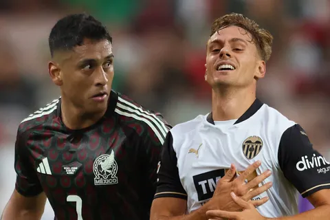 México y Valencia se enfrentan con presencia de jugadores de Cruz Azul.