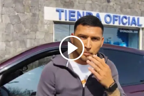 Juan Escobar le habló a los fanáticos de Cruz Azul.