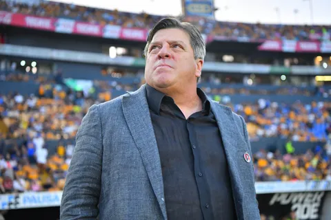 Miguel Herrera no le cierra las puertas a Cruz Azul en un futuro