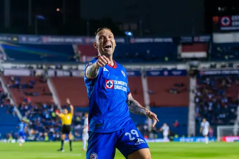 Rodo Rotondi vacaciona en Argentina con Cruz Azul presente.