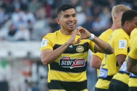 Cruz Azul lanzó una oferta millonaria por Orbelín Pineda