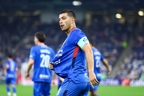 Erik Lira fue reconocido por la Concacaf luego de la serie de 8vos ante Rayados de Monterrey.
