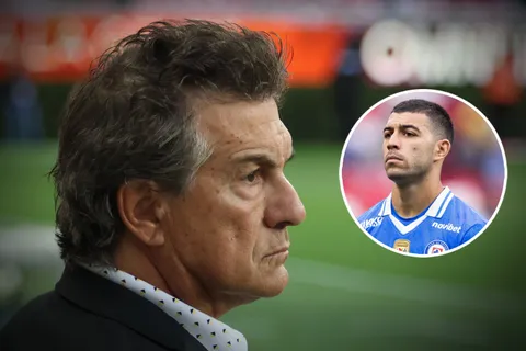 El histórico DT de Cruz Azul llenó de elogios a Erik Lira.