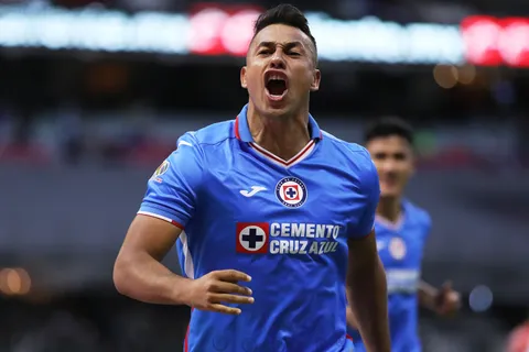 Iván Morales no tiene ofertas para salir de Cruz Azul