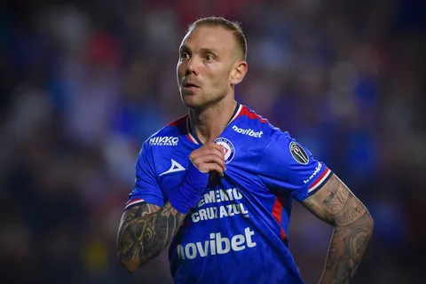 Rodolfo Rotondi hizo frente a las críticas de algunos sectores de la afición de Cruz Azul.