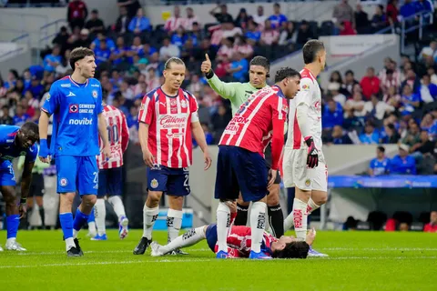 La contundente decisión que tomaría Chivas tras el arbitraje contra Cruz Azul en semifinales