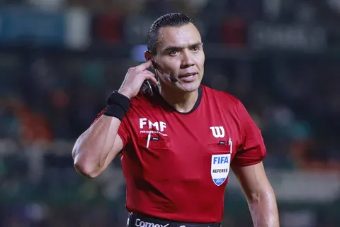 El Gato Ortíz fue suspendido y no pitará en la jornada 6 del Apertura 2024