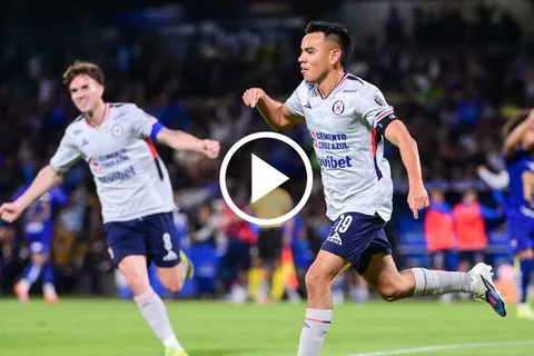 El ex Rayados se hizo rápidamente viral tras su gesto.
