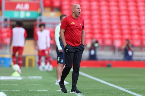 ¿Camino a la Premier League? Entrenador del Liverpool se deshace en elogios hacia Santiago Giménez