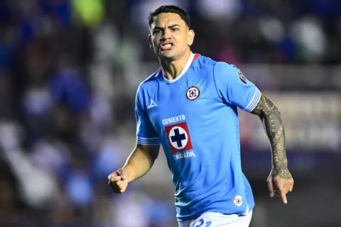 El Toro Fernández mantiene en vilo a todo Cruz Azul.