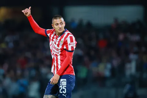 ¿Cuánto le costaría a Cruz Azul el regreso del Piojo Alvarado?