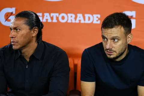 La brújula comienza a fallarle al entrenador de Cruz Azul.
