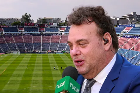 David Faitelson, enojado porque la Liga MX dejó a Cruz Azul jugar en el CDD.
