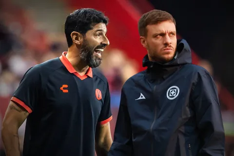 Sebastián Abreu hizo una revelación que inevitablemente hizo acordar a la salida de Martín Anselmi en Cruz Azul.