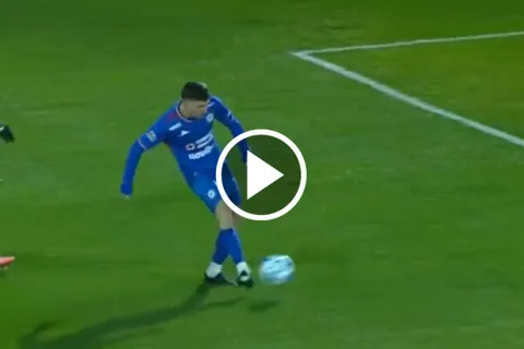 ¡El gol de la jornada! José Paradela se lució con un espectacular zapatazo en el Cruz Azul vs. FC Juárez