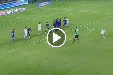 Mateusz Bogusz señaló su primer gol con Cruz Azul.