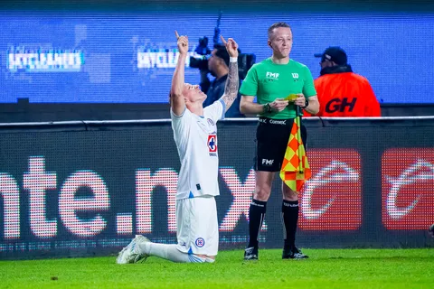 Mateusz Bogusz fue convocado a la Selección de Polonia.