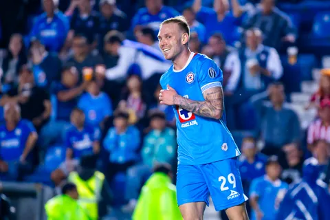 El emotivo mensaje que mandó Rotondi tras la foto oficial de Cruz azul