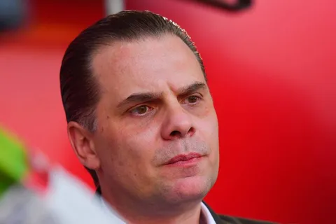 Confirman si Christian Martinoli narrará el Clásico Joven