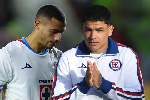 Los dos delanteros fueron apartados del primer equipo.