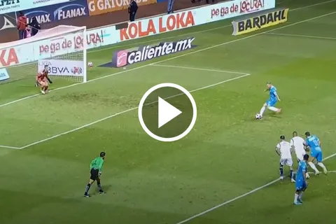 ¡Acerca al triunfo! Rodolfo Rotondi anotó, de penalti, el segundo gol para Cruz Azul vs. Puebla