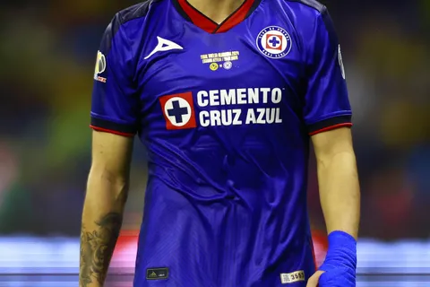 Rodrigo Huescas se marchó de Cruz Azul y la polémica sigue.