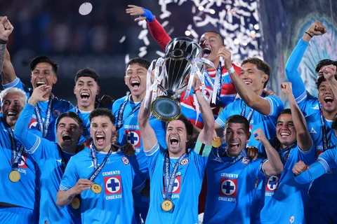 Locura total: Cruz Azul podría levantar cuatro trofeos en menos de 10 partidos