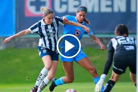 Cruz Azul femenil dejó pasar una inmejorable chance y volvió a perder