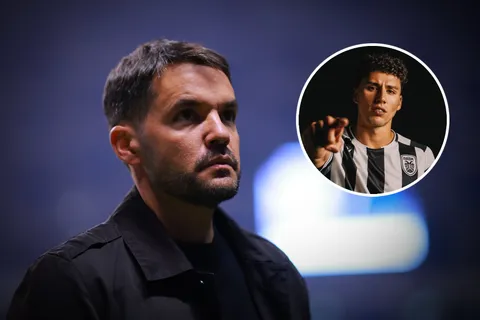 Nicolás Larcamón habló sobre la "pelea" en el carril derecho tras la salida de Jorge Sánchez.