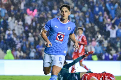 ¿Estará para la Liguilla? Revelan cuándo regresaría a jugar Lorenzo Faravelli con Cruz Azul