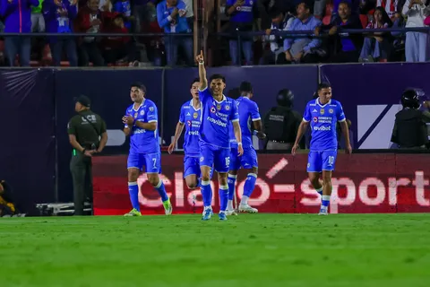 Jeremy Márquez fue la figura en el debut de Cruz Azul