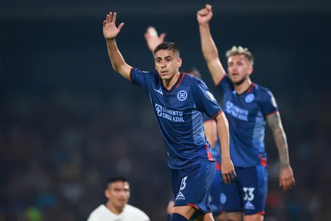 Camilo Cándido no tiene lugar en Cruz Azul tras regresar de Colombia.