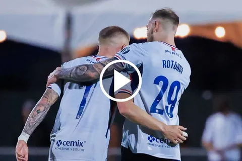 Mateusz Bogusz abrió el marcador para Cruz Azul en el amistoso ante Pumas.