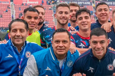 Sin Anselmi: los jugadores de Cruz Azul que compartieron mesa con Velázquez en su cumpleaños