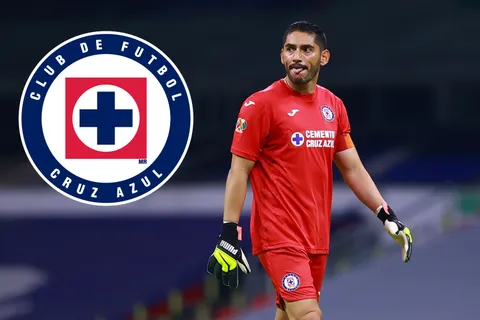 Chuy Corona no sigue en Cruz Azul.