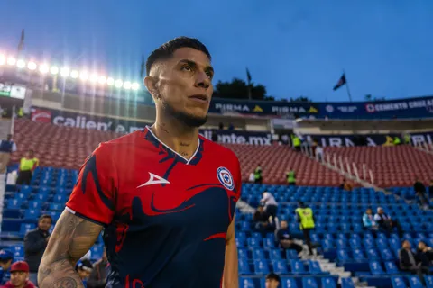 "Acá estoy para ti, perri": Carlos Salcedo y todo Cruz Azul se vuelcan con el Toro