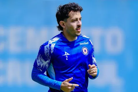 El lateral se prepara para su debut total como celeste.