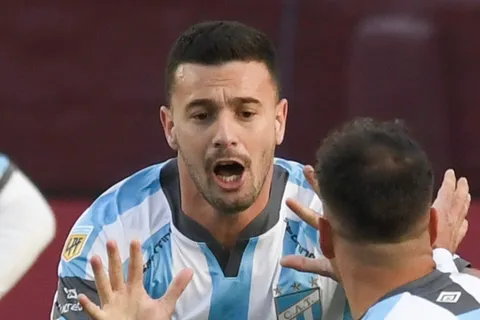 Ex Cruz Azul: Ramiro Carrera se despachó con un golazo en la Copa de Argentina