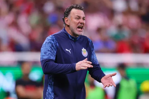 Gabriel Milito buscará romper con la supremacía de Cruz Azul sobre Chivas.