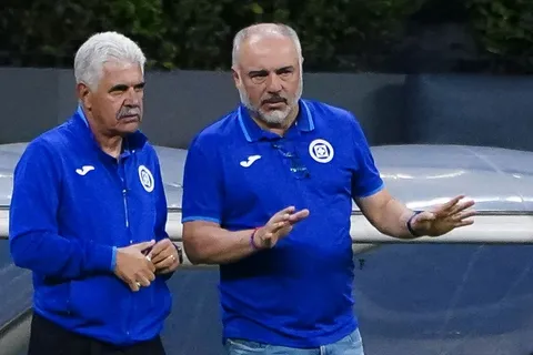 Cruz Azul debutará en el Apertura 2023 con una alineación emergente