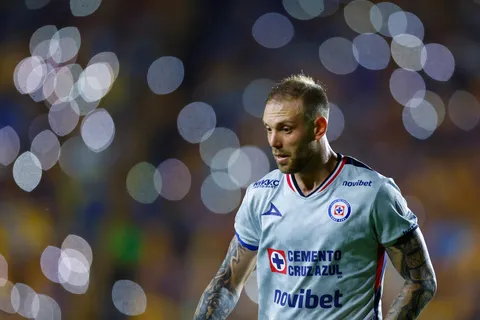 El argentino ha sufrido un cambio de rol con Larcamón, pero igual tiene peso en el equipo.