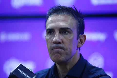 Vicente Sánchez, cuestionado tras el duelo ante Mazatlán.