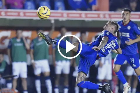 Gonzalo Piovi destacó en el debut con Cruz Azul