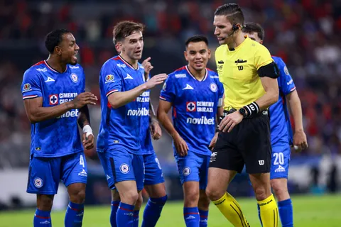 Cruz Azul estalla contra el arbitraje y prepara una decisión clave para este lunes 4 de mayo