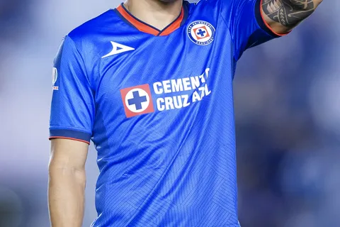 Revelan la fecha en la que Toro Fernández regresaría en Cruz Azul