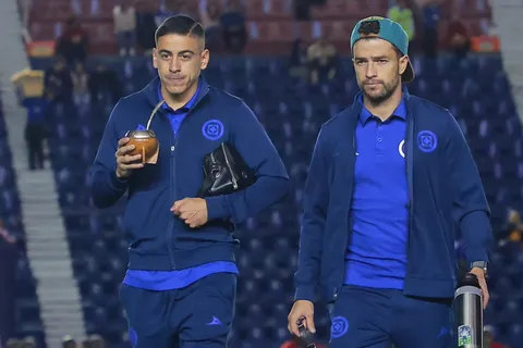¿Rodrigo Huescas o Ignacio Rivero? La duda en la alineación de Cruz Azul contra Pumas