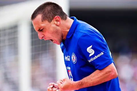 Chaco Giménez encabeza la lista de leyendas de Cruz Azul que volverán a la cancha