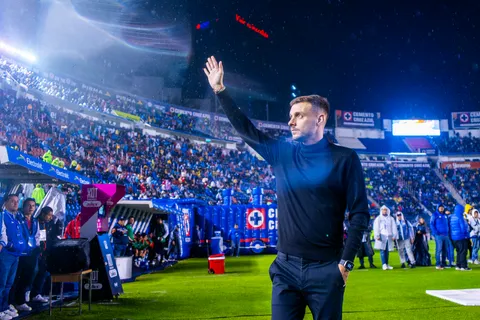 La Sangre Azul prepara recibimiento épico para Anselmi y Cruz Azul: así será el desplegado en el Azul
