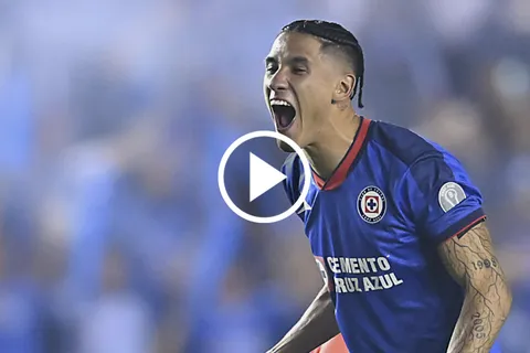 VIDEO: Uriel Antuna marca de penal y adelanta a Cruz Azul en la Gran Final